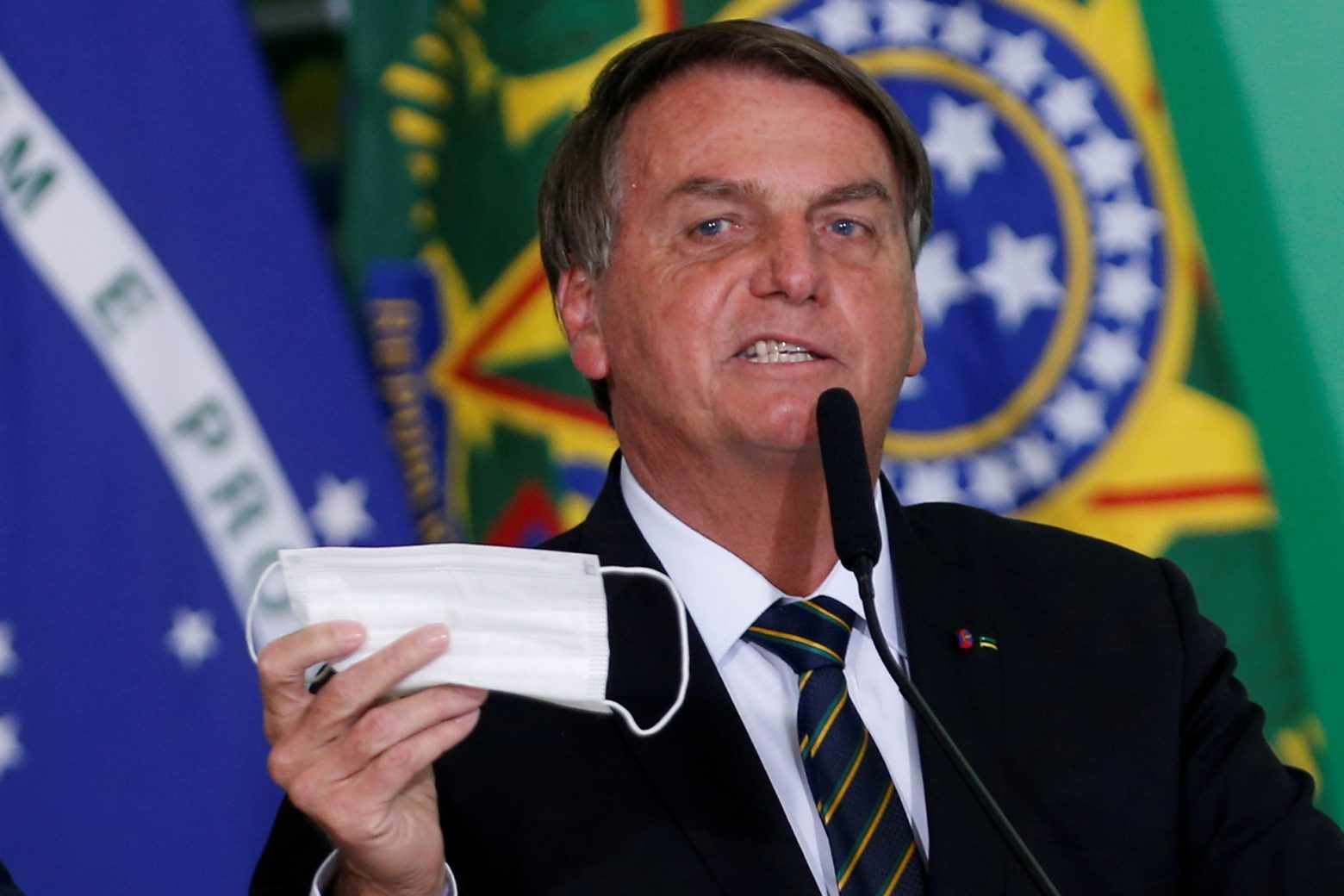 Βραζιλία - Ο Μπολσονάρο δεν θα εμβολιάσει την 11χρονη κόρη του - Συνεχίζει να προκαλεί
