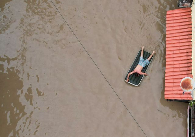 «Γιγαντιαία τραγωδία» στη Βραζιλία – Στους 18 οι νεκροί από τις τρομακτικές πλημμύρες