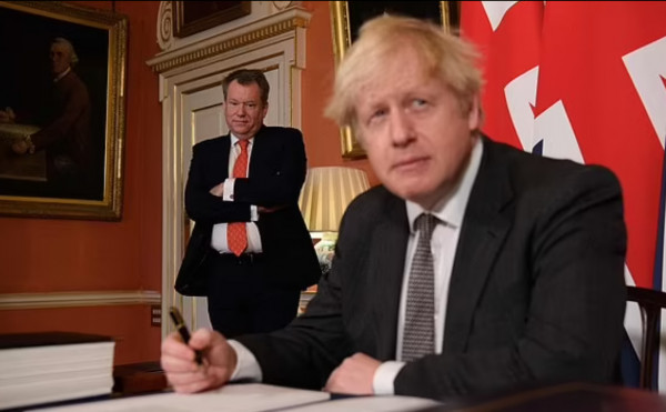 Βρετανία – Μυστική παραίτηση υπουργού, σύμφωνα με ΜΜΕ – Παραμένει μέχρι τον Ιανουάριο