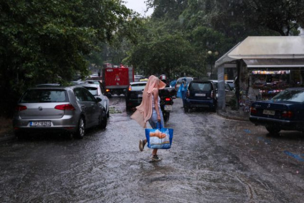Βροχές και καταιγίδες σε αρκετές περιοχές της χώρας