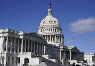 ΗΠΑ: «Ο αμερικανικός λαός μπορεί να αναπνεύσει» – «Δεν θα υπάρξει στάση πληρωμών»