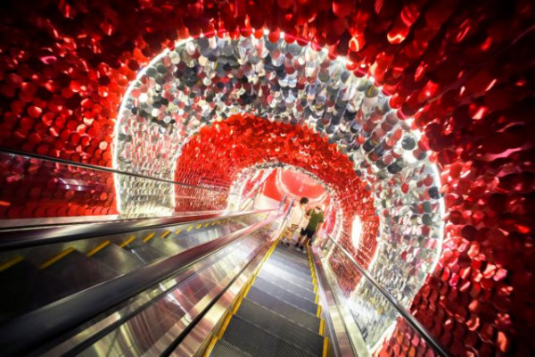 Παραλλαγή Όμικρον – Το BBC απαντά σε 7 ερωτήσεις – Τι θα γίνει όταν «χτυπήσει» τους ηλικιωμένους