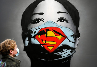 Παραλλαγή Όμικρον – «Οχυρώνεται» ο πλανήτης – Τι δείχνουν τα μέχρι τώρα δεδομένα