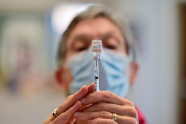 Κοροναϊός – Όλα τα νεότερα δεδομένα για τους συνδυασμούς εμβολίων – Τι δείχνει μελέτη στη Βρετανία