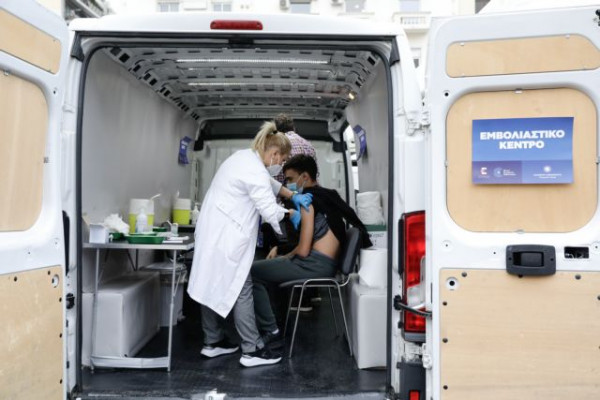 Δημοσκόπηση MRB – Τι πιστεύουν οι πολίτες για τον υποχρεωτικό εμβολιασμό