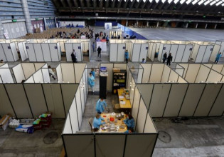 ΠΟΥ – Οι παρασκευαστές εμβολίων να προετοιμαστούν για ενδεχόμενη προσαρμογή τους στην Όμικρον