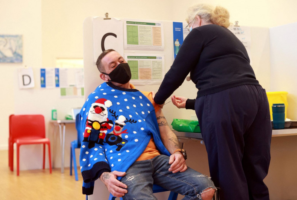 Κοροναϊός – Ο πλανήτης ετοιμάζεται να υποδεχθεί τη νέα χρονιά στη σκιά της Covid-19