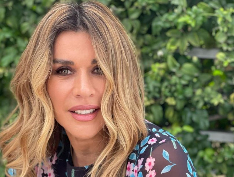 Έρρικα Πρεζεράκου – Τώρα περνάω το πένθος μου – Υπάρχουν πράγματα που δεν ξέρετε