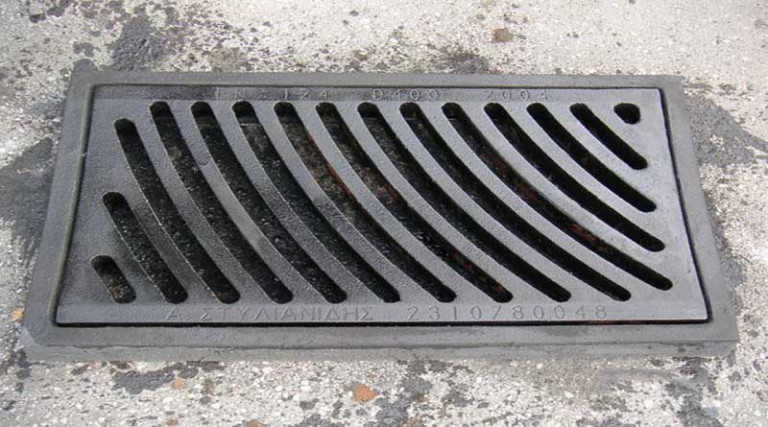 Συναγερμός στην Πυροσβεστική – Ανήλικος έπεσε σε φρεάτιο στην Πεντέλη