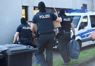 Γερμανία – Απειλητικές επιστολές με κομμάτια κρέας έστειλαν αρνητές του κοροναϊού σε πολιτικούς και ΜΜΕ