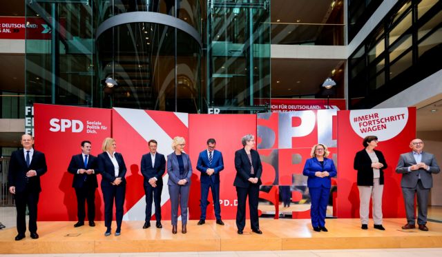 Γερμανία - Οκτώ γυναίκες και οκτώ άνδρες υπουργοί στην 16μελή κυβέρνηση υπό τον Όλαφ Σολτς