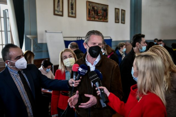 Παπανδρέου «δείχνει» για πρόεδρο της ΚΟ του ΚΙΝΑΛ ο Γερουλάνος