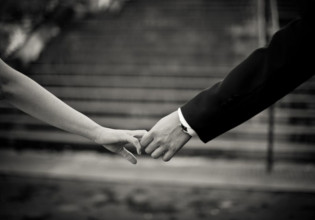 «Οι χωρισμένοι δεν γιορτάζουνε ποτέ…» – Αυτά τα τέσσερα ζώδια θα δουν τίτλους τέλους στη σχέση τους