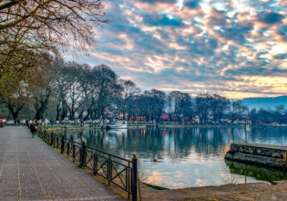 Ηλικιωμένος πέθανε οδηγώντας το αυτοκίνητό του στα Γιάννενα