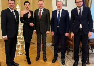 Σκάνδαλο στην Ουκρανία – Η κυβέρνηση παραίτησε τον υπουργό Παιδείας εξαιτίας της σέξι γραμματέως του