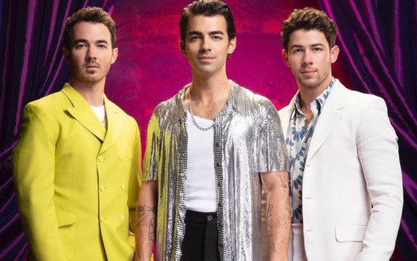 Jonas Brothers – Πήγαν στον Λευκό Οίκο και το βίντεό τους με το Μπάιντεν έγινε viral