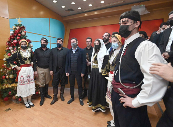 Πυροσβέστες και Κρητικοί «τα έψαλλαν» στον Ανδρουλάκη