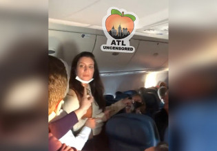 Άγριος τσακωμός σε αεροπλάνο – Γυναίκα χαστούκισε και έφτυσε ηλικιωμένο