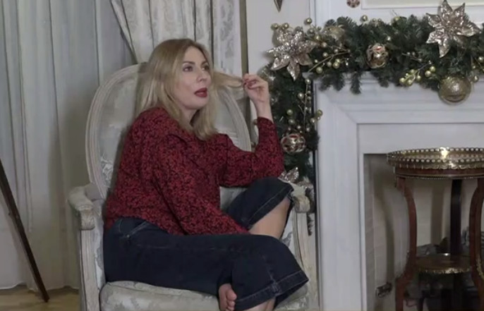 Σμαράγδα Καρύδη – «Απομακρύνθηκα από ανθρώπους που μπλέχτηκαν στο #metoo»