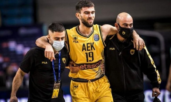 «Βόμβα» της ΑΕΚ – Δήλωσε εμπύρετο παίκτη στο ματς με το Περιστέρι
