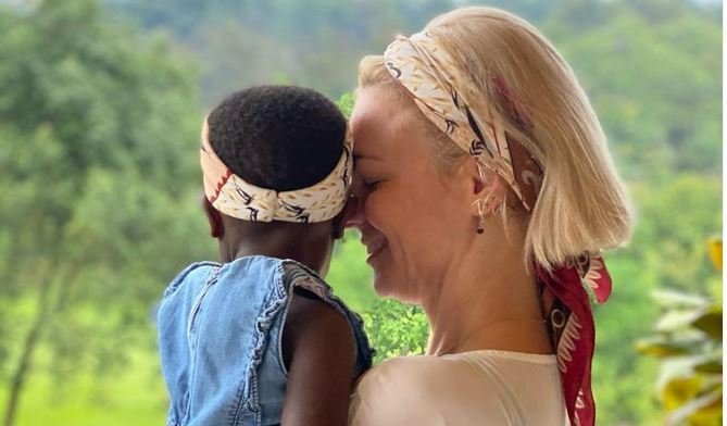 Χριστίνα Κοντοβά - Ολοκληρώθηκε η υιοθεσία της Ada – «Είμαστε επιτέλους σπίτι μας»