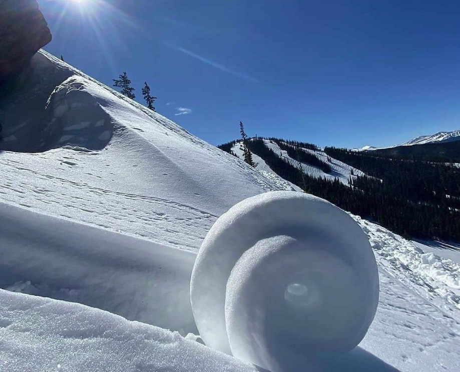Αρναούτογλου – Τι είναι οι «κύλινδροι χιονιού» – Πώς εμφανίζονται στα βουνά