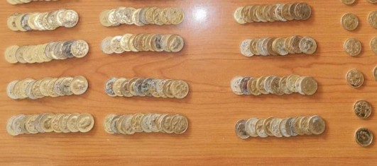 Θεσσαλονίκη – «Σήκωσε» χρυσές λίρες μέσα από σπίτι παριστάνοντας την οικονόμο