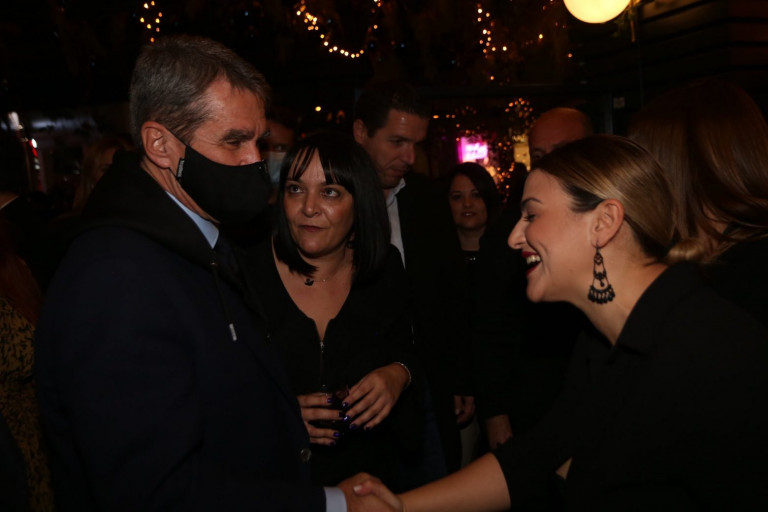 Λοβέρδος – Σε χαλαρό κλίμα συναντήθηκε με νέες και νέους