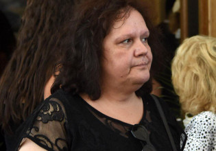 Μαίρη Μπάρκουλη – Μιλά μέσα από το νοσοκομείο – Η εξομολόγηση για το πρόβλημα υγείας της