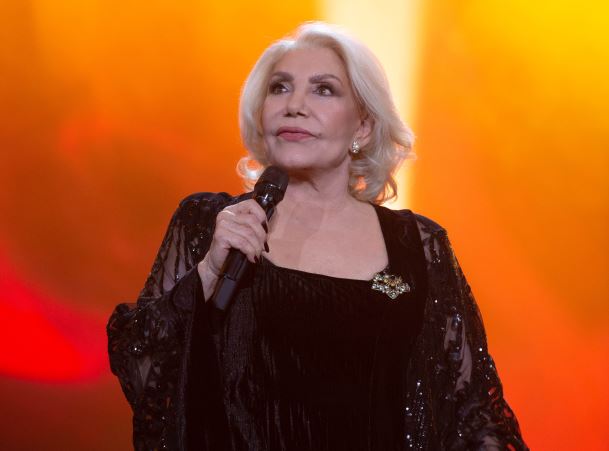 Το θρυλικό «Άνοιξε πέτρα» σε μια αξεπέραστη ερμηνεία από την Μαρινέλλα