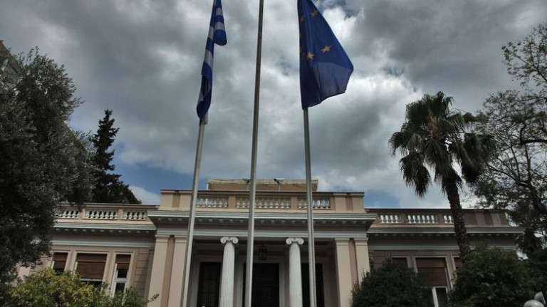 Lockdown – Το «ξορκίζει» η κυβέρνηση με φόντο την οικονομική κατάσταση