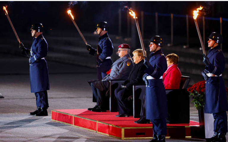 Άνγκελα Μέρκελ – Η Γερμανία την αποχαιρετά σε μία ιστορική τελετή