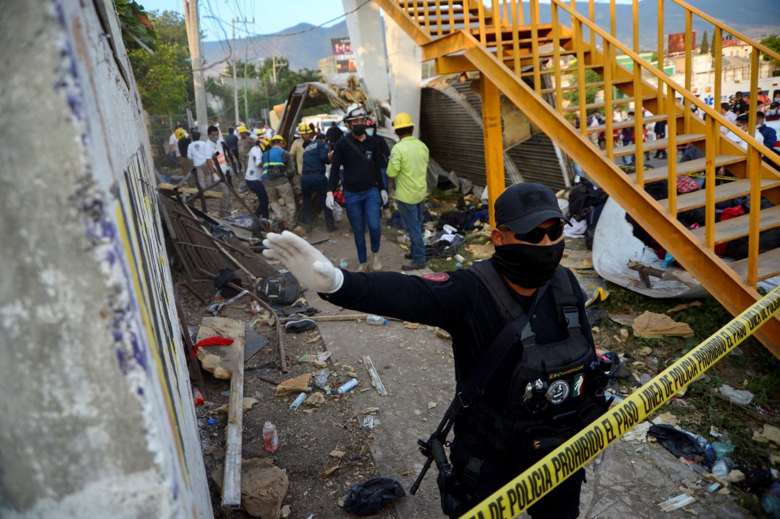Μεξικό - 49 μετανάστες νεκροί και άλλοι 37 τραυματίες σε ανατροπή φορτηγού (Σκληρές εικόνες)