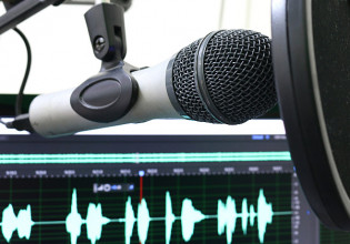 Ρουμανία – Γνωστή δημοσιογράφος της Rai, «όμηρη» αντιεμβολιάστριας γερουσιαστή – Την ξυλοκόπησαν