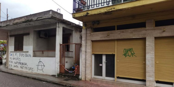 Αγρίνιο – Σκότωσε την 54χρονη μητέρα του με τα χέρια του – Χωρίς τραύμα από μαχαίρι η σορός της