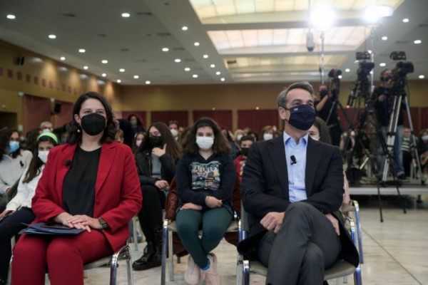 Μητσοτάκης – Τα νέα προγράμματα σπουδών θα κάνουν τους μαθητές να πηγαίνουν στο σχολείο με κέφι