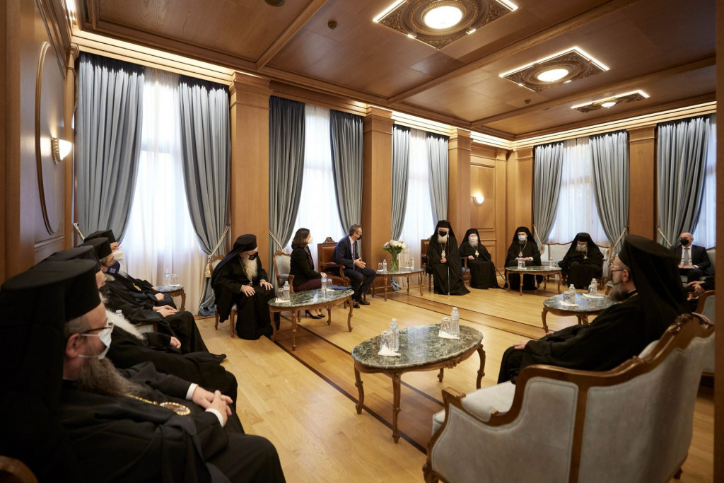 Διαρκής Ιερά Σύνοδος – Κοινός τόπος Μητσοτάκη και Ιερώνυμου ο καθολικός εμβολιασμός