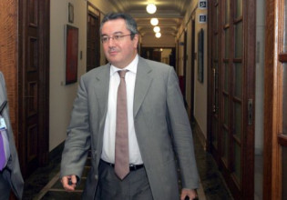 Γεωργιάδης για Μόσιαλο – Προσέβαλε τον πυρήνα της χριστιανικής θρησκείας – Ακατάλληλος να πείσει τους πιστούς να εμβολιαστούν