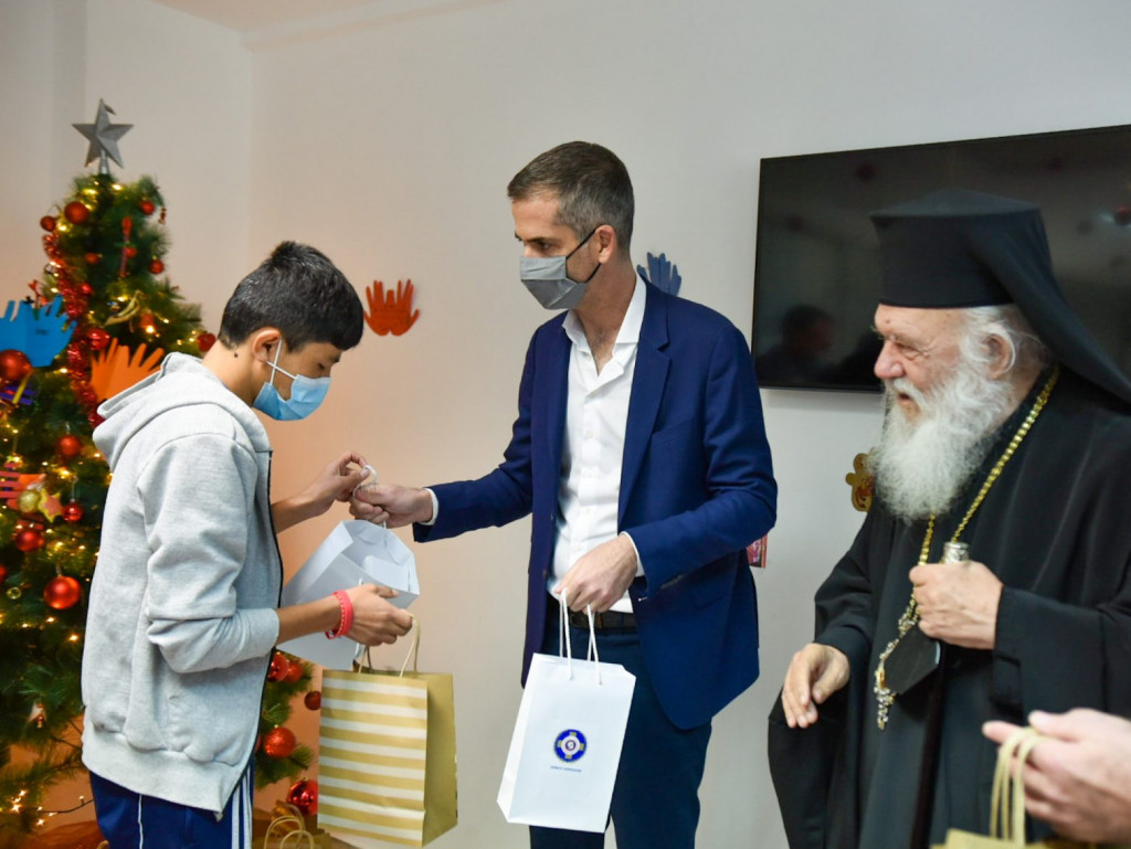 Ιερώνυμος – Επισκέφθηκε μαζί με τον Κώστα Μπακογιάννη τη Δομή Ασυνόδευτων Ανηλίκων Προσφύγων στην Κυψέλη