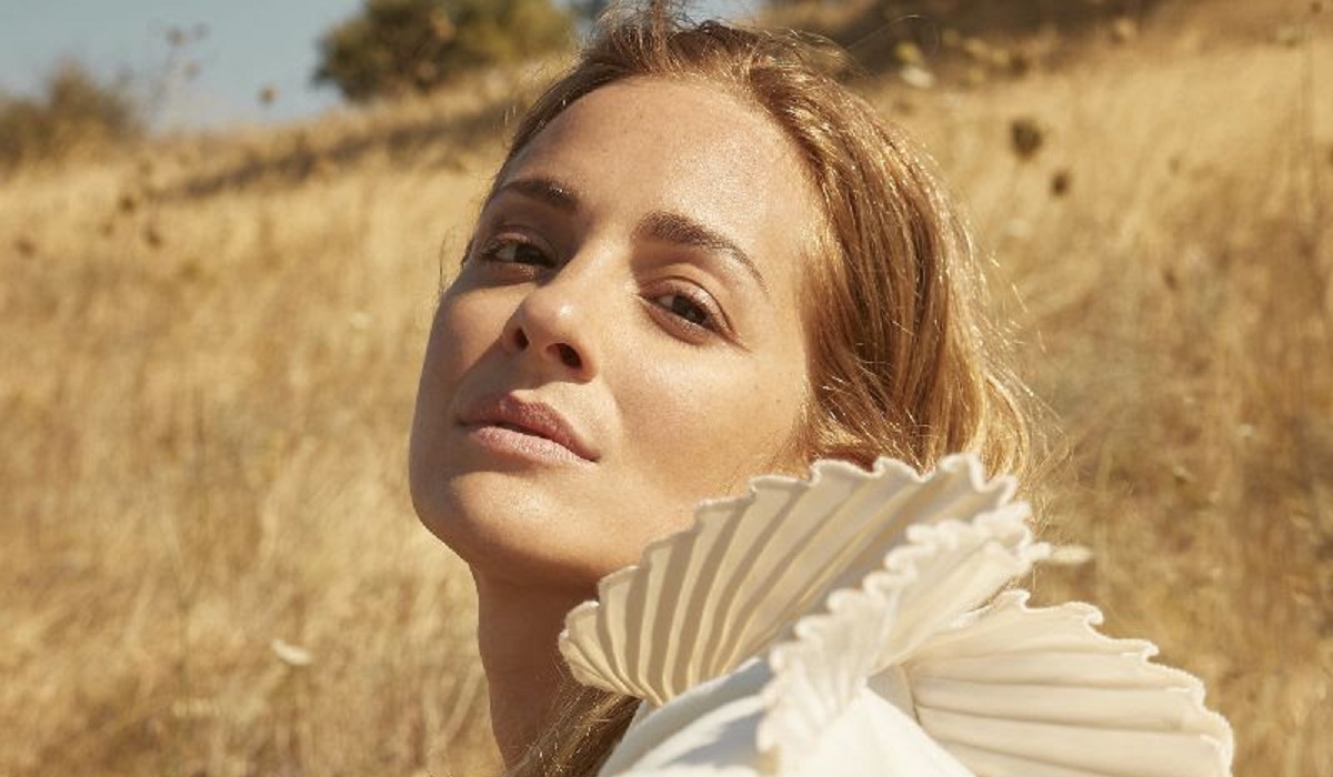 Η Νατάσσα Μποφίλιου τον Ιανούαριο στο VOX – Φτιάξε μαζί της την αφίσας του προγράμματος