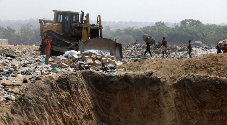 Νιγηρία – Έλαβε «δώρο» 1 εκατ. δόσεις εμβολίων κοντά στη λήξη τους και τα κατέστρεψε