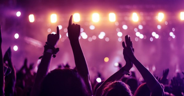 Κοροναϊός – Μπαράζ ελέγχων με συλλήψεις, λουκέτα και πρόστιμα σε νυχτερινά κέντρα