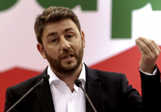 Νίκος Ανδρουλάκης – Ο νεότερος πρόεδρος του ΠΑΣΟΚ-ΚΙΝΑΛ και η πολιτική του διαδρομή
