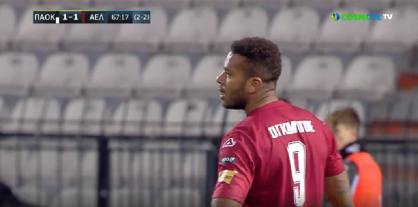 Ο Όγκμποε σημάδεψε το οριζόντιο δοκάρι του Ζίβκοβιτς