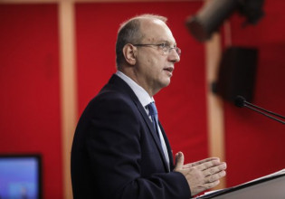 Οικονόμου – Μόνο υγειονομικά τα κριτήρια για την εισαγωγή στις ΜΕΘ