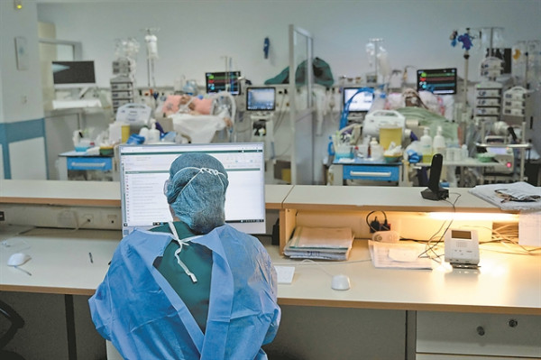 Μάχη με τον χρόνο για να «ξεκλειδώσουν» την Όμικρον