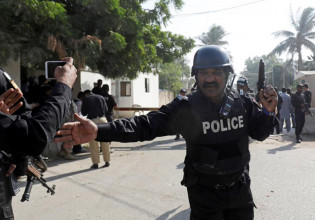 Πακιστάν – Λεωφορείο πέφτει σε γαμήλια τελετή – Σκοτώνει 8 ανθρώπους και τραυματίζει 9