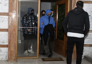 Στάθης Παναγιωτόπουλος – Απολογείται τώρα στον εισαγγελέα