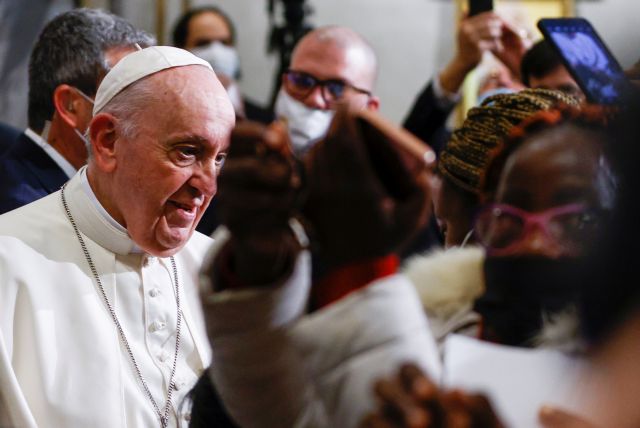 Πάπας Φραγκίσκος – Προσευχήθηκε μαζί με μετανάστες – Ολοκληρώθηκε η επίσκεψη στην Κύπρο