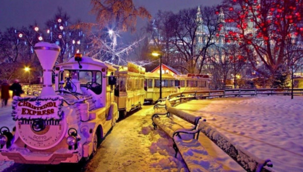 Χριστούγεννα – Μαγικές στιγμές για μικρούς και μεγάλους στα θεματικά πάρκα